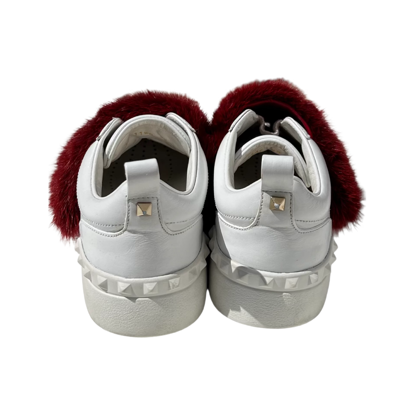 Red Mink Fur Rockstud Sneakers (De Uso)