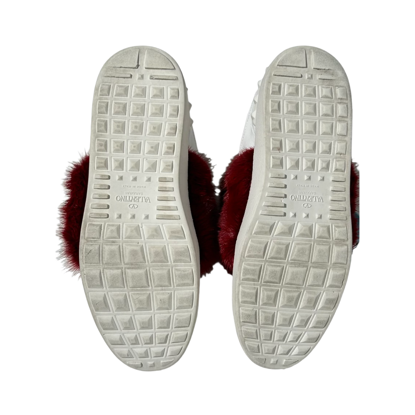 Red Mink Fur Rockstud Sneakers (De Uso)