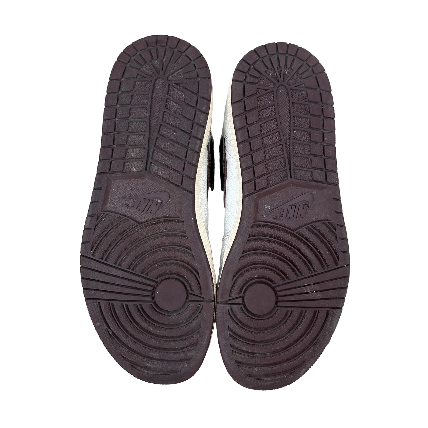 Jordan 1 Retro High x A Ma Maniére (De Uso)