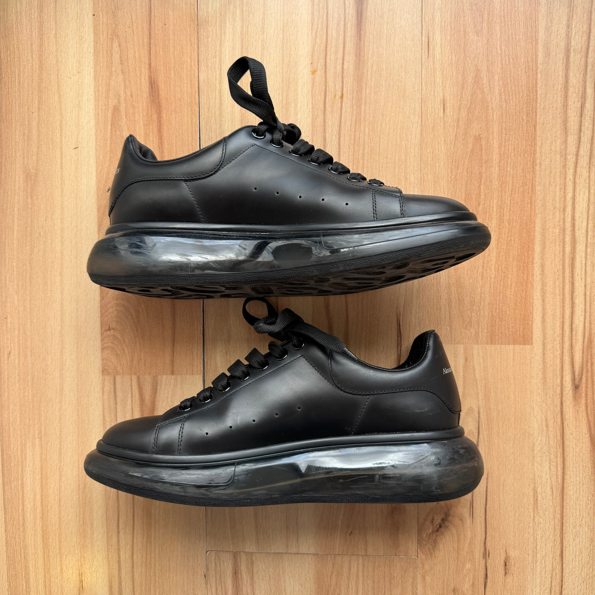 Alexander McQueen Oversized Sneakers “Black” (De Uso)