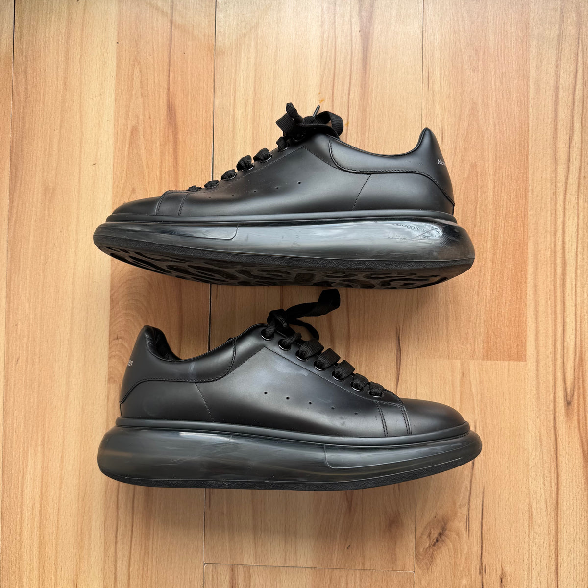 Alexander McQueen Oversized Sneakers “Black” (De Uso)
