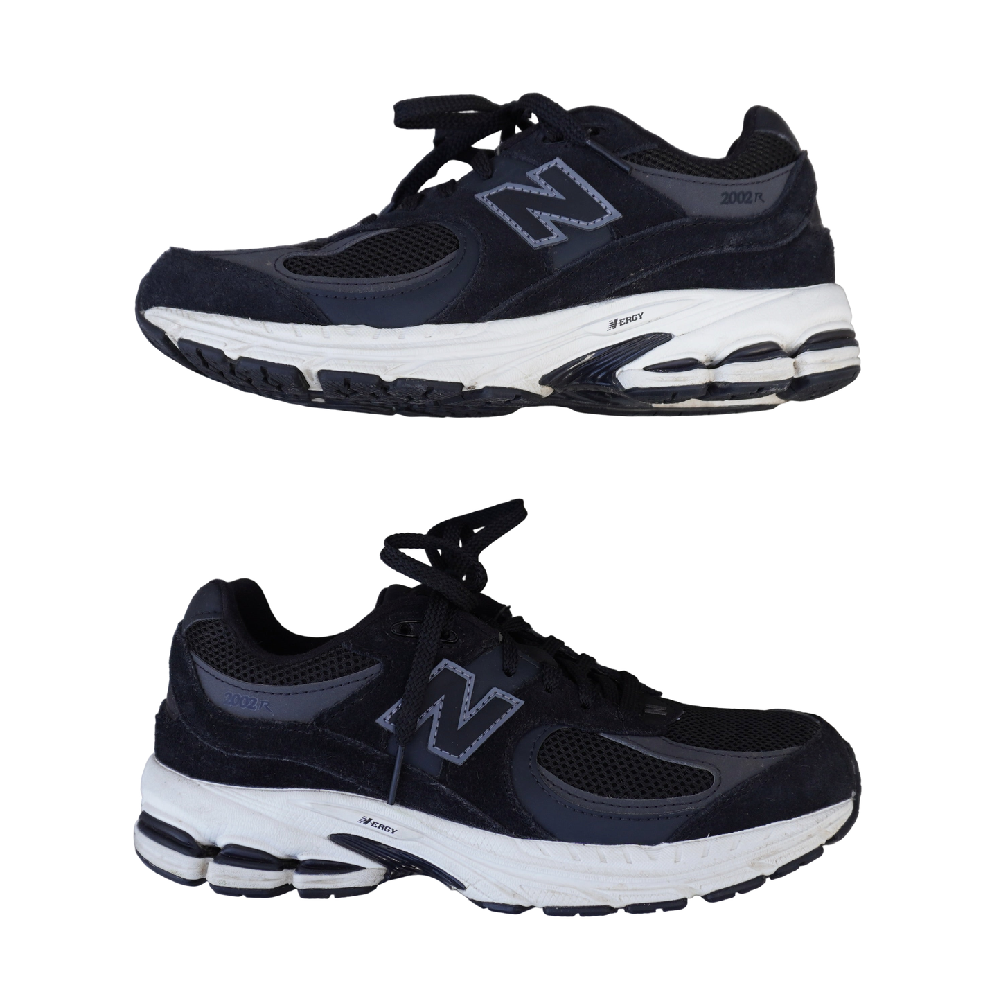 2002R "Black Black" (De Uso)