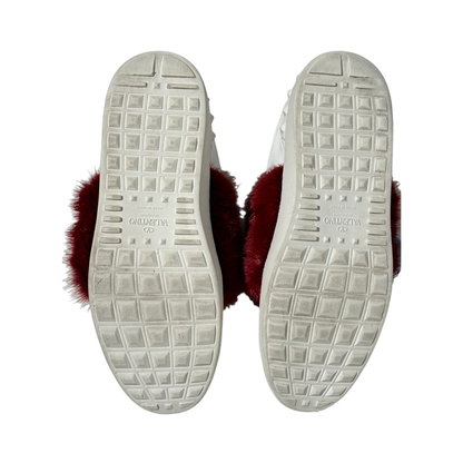 Red Mink Fur Rockstud Sneakers (De Uso)
