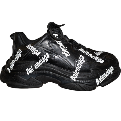 Triple S Allover Logo Sneakers (De Uso)