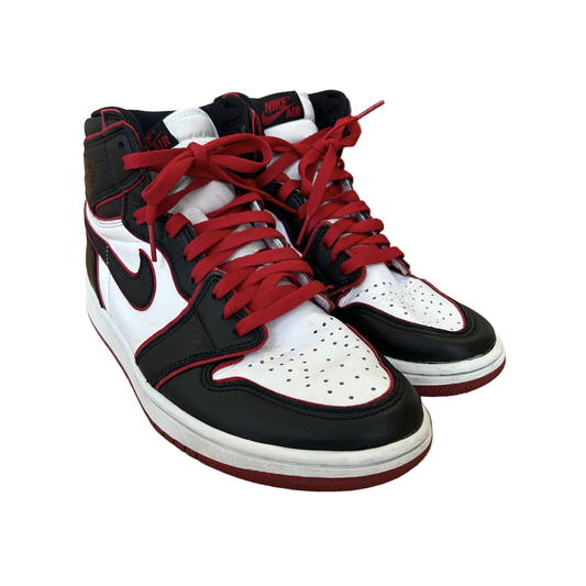Jordan 1 Retro High OG "Bloodline" (De Uso)