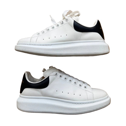 Alexander McQueen Oversized Sneakers “Black/White” (De Uso)
