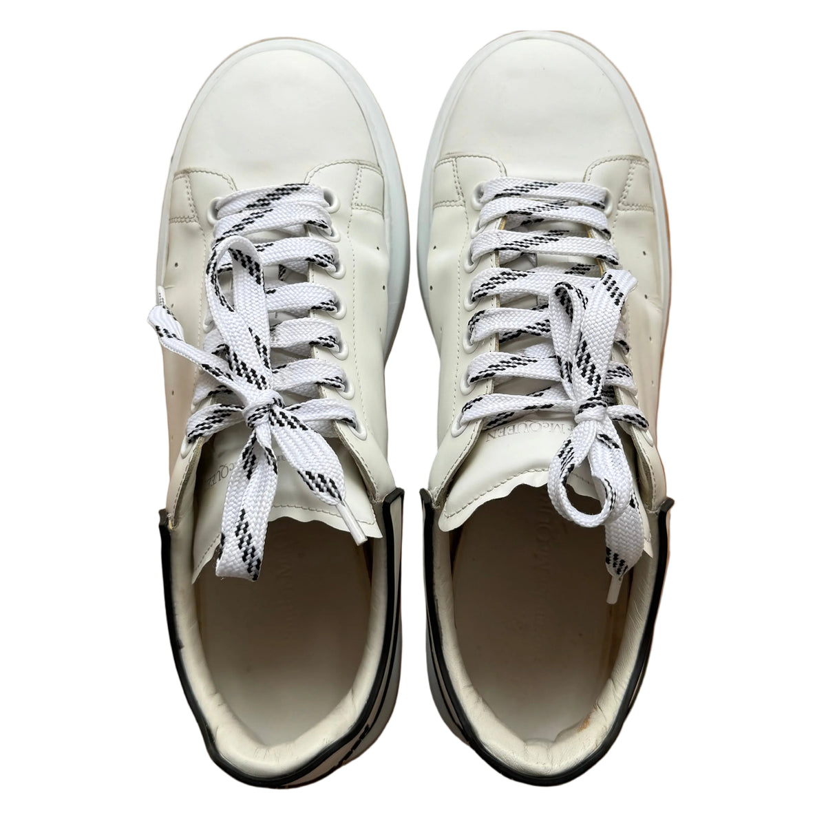 Alexander McQueen Oversized Sneakers “Black/White” (De Uso)