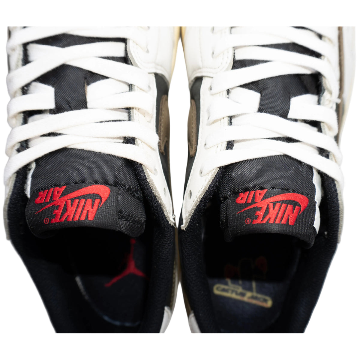 Jordan 1 Low Travis Scott “Medium Olive" (De Uso)