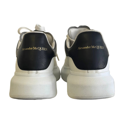 Alexander McQueen Oversized Sneakers “Black/White” (De Uso)
